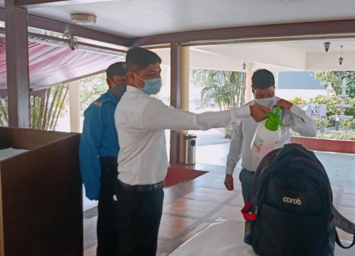 Hotel Pranav International-Fully Vaccinated Staff Gonikoppal Eksteriør billede