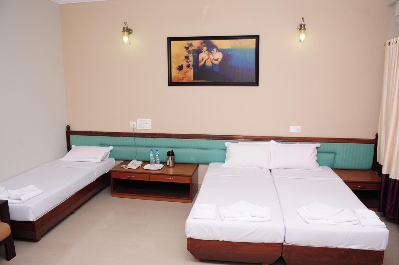Hotel Pranav International-Fully Vaccinated Staff Gonikoppal Eksteriør billede